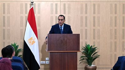 رئيس الوزراء يوجه بإعفاء كامل من المصروفات الدراسية لأسر الـ19 شهيدة بحادث المنوفية