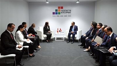 رئيس الوزراء يلتقي رئيسة الحكومة التونسية