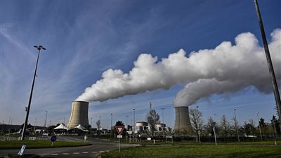 إغلاق برج إيفل ومحطة نووية و مئات المدارس فى فرنسا بسبب الحر الشديد