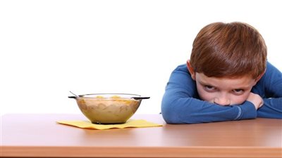 لم يأكل منذ عامين!.. متلازمة غريبة تصيب طفلا عمره 3 سنوات