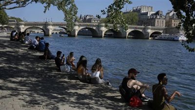 القصة الكاملة لإعادة السباحة بنهر السين فى فرنسا لأول مرة منذ 102 عام