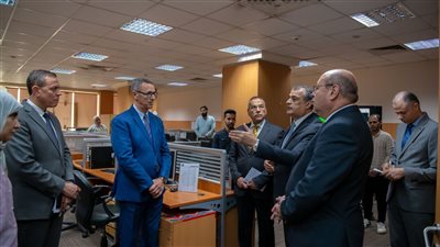 خلال جولة مفاجئة.. وزير الدولة للإنتاج الحربي يتفقد شركة TUYA Technology لنظم المعلومات والحلول الرقمية
