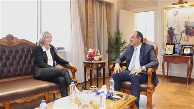 وزير قطاع الأعمال وسفيرة النرويج بالقاهرة يشهدان توقيع اتفاق بين 