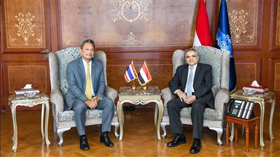 رئيس هيئة قناة السويس يبحث سبل التعاون المشترك مع سفير تايلاند في مجال الخدمات البحرية