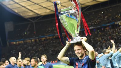 راكيتيتش يودع كرة القدم بعد مسيرة حافلة في الملاعب الأوروبية