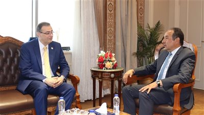 وزير قطاع الأعمال يستقبل رئيس الجهاز المركزي للتنظيم والإدارة لبحث تعزيز التعاون المشترك