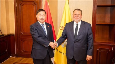 محافظ البنك المركزي المصري يستقبل نظيره الصيني ويشهدان توقيع 3 مذكرات للتعاون المشترك