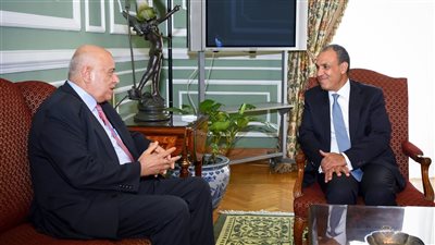 وزير الخارجية والهجرة يستقبل أمين سر اللجنة المركزية لحركة فتح الفلسطينية