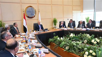 وزير الصناعة والنقل يترأس الجمعية العامة العادية للشركة القابضة للنقل 