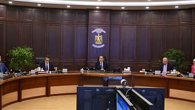 رئيس الوزراء: الجمعة المقبل سيتم استئناف ضخ الغاز لعدد من المصانع التي توقفت خلال الأيام الماضية