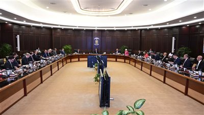 الحكومة تصدر 10 قرارات جديدة 