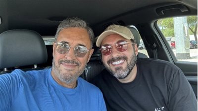 نجل كاظم الساهر يرد على شائعة وفاة والده