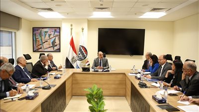 وزير قطاع الأعمال:الاستغلال الأمثل للأصول وتعظيم العوائد وتحسين نظم الإدارة بالشركات التابعة لدعم خطط التحديث والتطوير