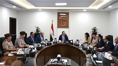 رئيس الوزراء يتابع الإجراءات التنفيذية لمشروع 