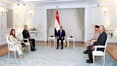 بعد تصريحات ترامب.. الرئيس السيسي يبحث قضية المياه مع قائد عسكري أمريكي 