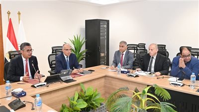 وزيرا الري والتموين يبحثان سُبل تطوير مصانع إنتاج السكر من قصب السكر 