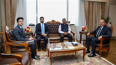 وزير قطاع الأعمال يبحث مع السفير الهندي بالقاهرة فرص تعزيز التعاون الصناعي والاستثماري