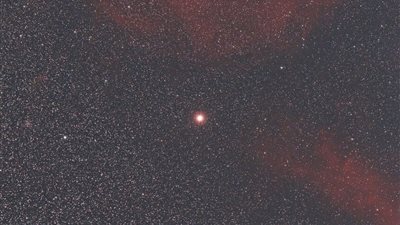 بعد قرون من الغموض.. علماء يكشفون سر التغير الغريب في سطوع 