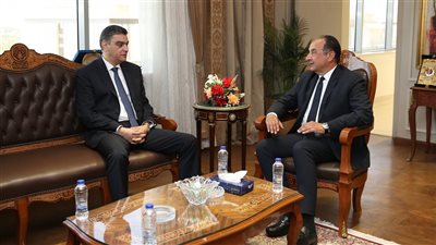 وزير قطاع الأعمال يبحث مع رئيس هيئة الشراء الموحد تعزيز التعاون في قطاع الأدوية والمستلزمات الطبية