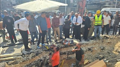 وزير الكهرباء في موقع إصلاح عطل الكابل الأرضي أمام محطة مترو ساقية مكي بمحافظة الجيزة