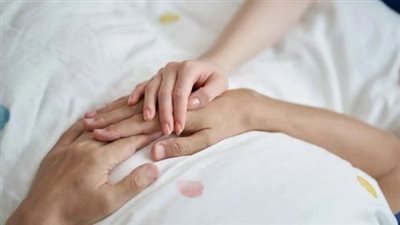 جدل تقبيل الموتى.. رد لاذع على 