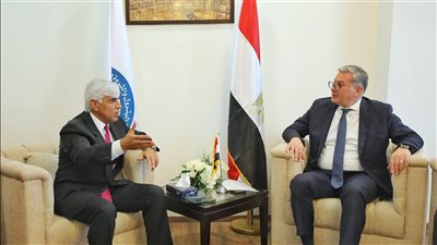 وزير البترول يلتقي رئيس مجلس إدارة الشركة العالمية لصناعة المواسير