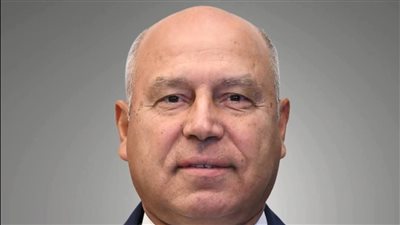 وزير الصناعة والنقل يعلن إطلاق برنامج تدريبي مجاني لتدريب وتأهيل سائقى الأتوبيسات والنقل الثقيل 