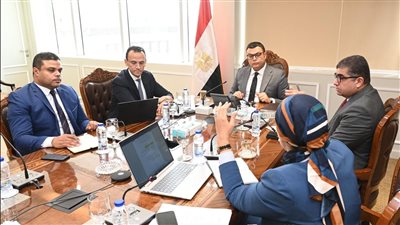 وزير الإسكان يُتابع موقف الاستراتيجية الوطنية للعمران الأخضر والمستدام