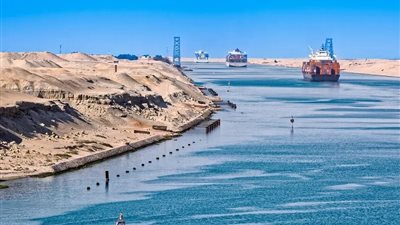 قناة السويس: القناة ليست مسيسة ونأمل في التعاون مع روسيا