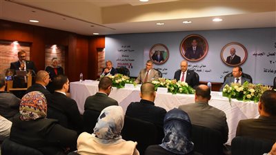 وزير العمل ومحافظ الجيزة يفتتحان ندوة تثقيفية للتوعية بمواد قانون العمل الجديد