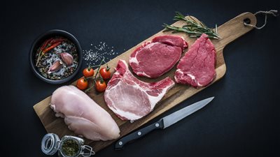 دراسة تقارن بين لحم البقر والدجاج.. أيهما أكثر أمانا لصحة الأمعاء؟