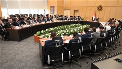 وزير الصناعة والنقل يعقد اجتماعًا موسعًا مع كبار مصنعي مكونات السيارات لتوطين الصناعة وتحقيق التشبيك والتكامل الصناعي