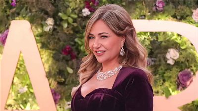 نجاة الفنانة ليلى علوي من حادث سير مروع