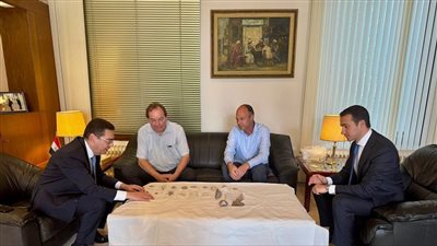 مصر تتسلم مجموعة من القطع الأثرية من هولندا تنتمي لحقب زمنية مختلفة من الحضارة المصرية القديمة