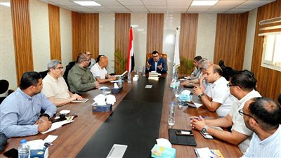  وزير الإسكان يعقد اجتماع لمتابعة موقف تنفيذ المشروعات التنموية بالساحل الشمالي الغربي