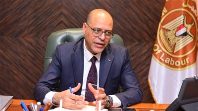 وزير العمل: لن يتم السماح بعمل أي أجنبي بدون ترخيص