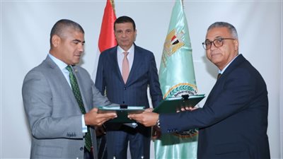 وزير الزراعة يشهد توقيع بروتوكول تعاون بين 