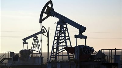 الاتحاد الأوروبي يخفض وارداته من النفط إلى أدنى مستوى تاريخي