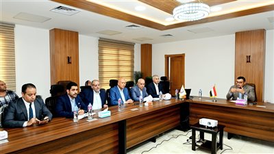 وزير الإسكان يتابع ملف تقنين الأراضي بمدينتي العبور الجديدة والشروق