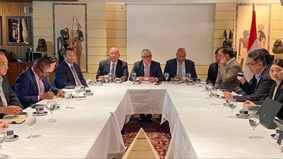  اقتصادية قناة السويس تعقد مائدة مستديرة مع مسؤولي 8 شركات يابانية لاستعراض الفرص الاستثمارية بالهيئة