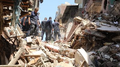 حادث عقار الشرقية المنهار.. وفيات وإصابات وتعويضات (صور)