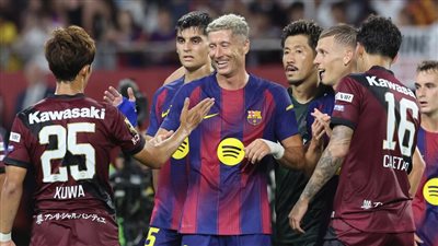 ليفاندوفسكي يرحب بالدوري السعودي.. ويحدد توقيت القرار