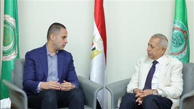 نائب وزير الصحة والسكان يبحث مع رئيس الأكاديمية العربية للعلوم والتكنولوجيا والنقل البحري سبل التعاون