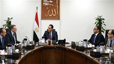 رئيس الوزراء يبحث مع رئيس 