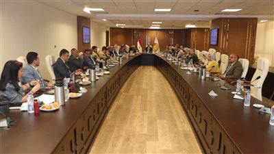 وزير العمل يترأس اجتماع المجلس الأعلى للتشاور الاجتماعي لمناقشة القرارات التنفيذية لقانون العمل الجديد