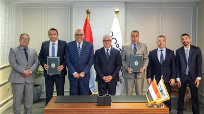 باستثمارات 4.2 مليون دولار.. اقتصادية قناة السويس توقع عقد مشروعين مع تحالف (مصري – تركي) 