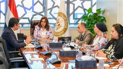 وزيرة التنمية المحلية والقائم بأعمال وزير البيئة تبحث سبل الاستفادة من المخلفات اليومية