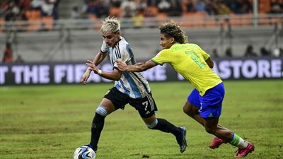 فريق برشلونة يعثر على 