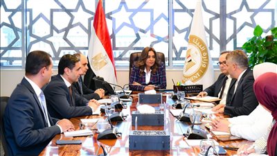 وزيرة التنمية المحلية والقائم بأعمال وزير البيئة تستعرض الموقف التنفيذي وآخر مستجدات ما تم تنفيذه بمشروع شرم الشيخ خضراء 