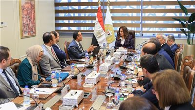 وزيرة التنمية المحلية والقائم بأعمال وزير البيئة تبحث مع وفد برنامج الأمم المتحدة 